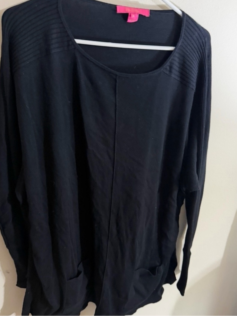 Lilly Pulitzer Size XL Joslyn
Coolmax Sweater Black Long Sleeve
Scoop Neck